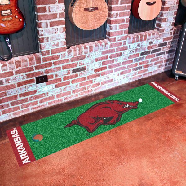 Arkansas Razorbacks Putting Green Mat 18 x72  Fashion
